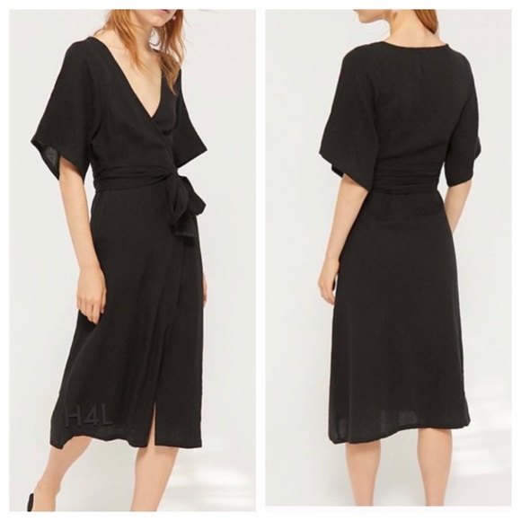 Urban Outfitters Dresses & Skirts - NWT UO Lightweight Relaxed Fit Midi Wrap Dress